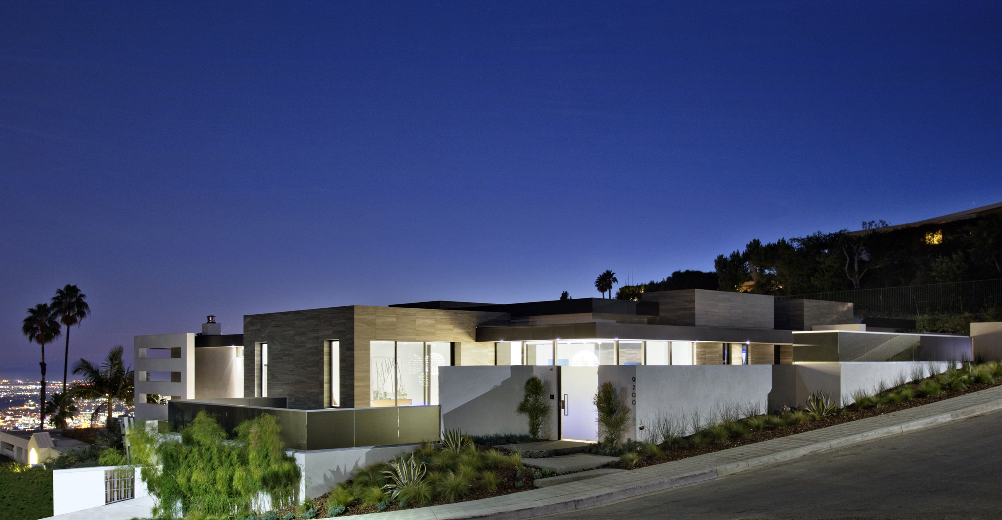 9200 Swallow Dr, Los Angeles, CA 90069 - The Altman Brothers